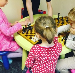 Шахматы! приглашаем детей с 4 лет на занятия!