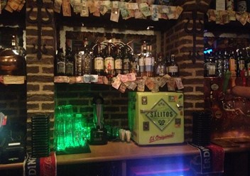 Фото компании  Johnnie Green pub, ирландский паб 4