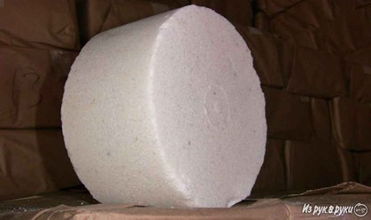 Кормовая соль (лизунец) в солебрикетах по 5 кг, затаренных в полипропиленовые мешки по 50 кг