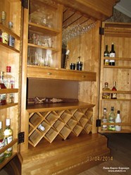Шкаф-бар винный из массива березы. Здесь можно заказать любую деревянную мебель с индивидуальным дизайном