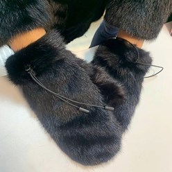 Меховые варежки на заказ