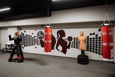 Фитнес клуб Zfit (санаторий Заполярье)  тренажерный зал с силовым оборудованием
