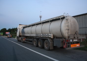Автоцистерна для перевозки химических наливных грузов