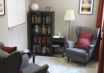 421 кабинет (2 стула запасных)