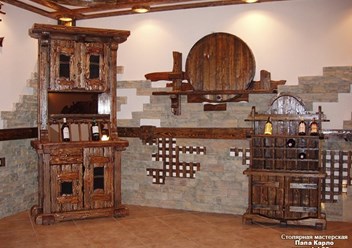 Мебель стилизованная под старину из массива сосны