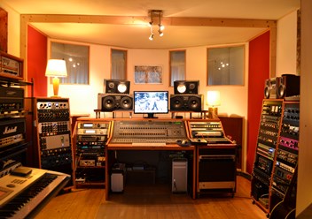 "Киностудия СТАР-Т" Copyright © 2005-2017