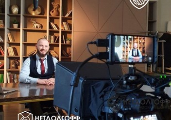 Все кредиты списываются через закон о банкротстве, он работает с 1 октября 2015 года. Уже полмиллиона человек списали долги с его помощью.
❗Банкротство подойдет людям с суммой долга свыше 250 000р.