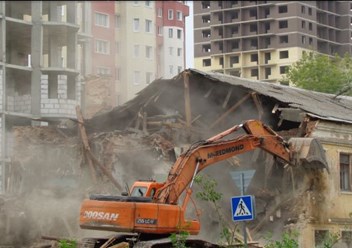 Производим работы по сносу зданий и сооружений механизированным способом в Электростали и Ногинске.
Вывоз строительного мусора самосвалами.