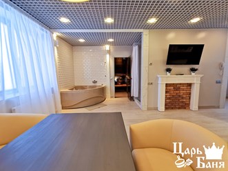 Номер Париж в комплексе Царь Баня
Для Вас:
- Стилизованный номер
- Жаркая парная из липы
- Джакузи из камня
- Зона отдыха
- Душевая