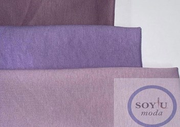 Футер 2-х нитка с лайкрой , качество пенье . Состав: 75% хб+20% пэ+5% лайкра. Плотность 230 гр, ширина 180 см.
 В 1кг -2.40 п.м