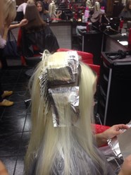 Обучение мелированию волос, на курсах парикмахеров в учебном центре asta-La-vista.