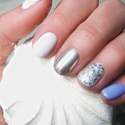 Маникюр в салоне красоты СПб