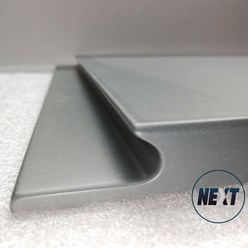 Кухни с интегрированными ручками в последнее время, несомненно, стали настоящим хитом в дизайне интерьера. В наши дни безумного ритма жизни, все чаще и чаще люди хотят видеть дома лаконичную мебель