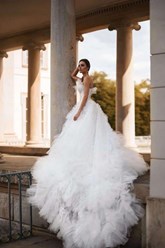 Фото компании ООО UniRenter - Салон свадебной и вечерней моды 4