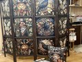Декоративный элемент handmade для интерьера, сшитый из тканей с принтами в стиле Уильяма Морриса — добавьте уюта и шарма вашему дому. Идеально для создания уникального декора.   Подробнее на сайте.