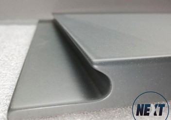 Кухни с интегрированными ручками в последнее время, несомненно, стали настоящим хитом в дизайне интерьера. В наши дни безумного ритма жизни, все чаще и чаще люди хотят видеть дома лаконичную мебель