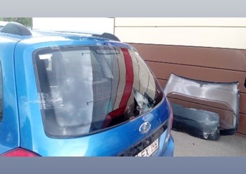 Замена стекла задней двери