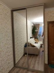 Лазерная гравировка на зеркале. Двери-купе