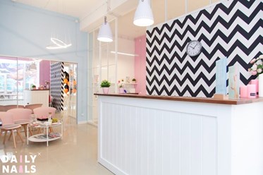 Интерьер студии DAILY NAILS