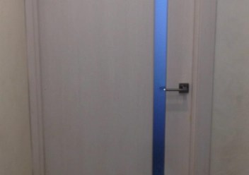 Двери с узкими стеклами