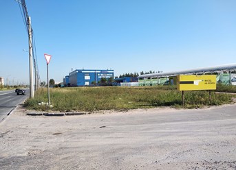 Вид на склад и офис со стороны виадука по проспекту Энгельса