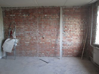 стяжка полов,подготовка стены к штукатурке