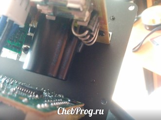 колонки фонили и на повышенной громкости хрипели, в следствии потери  конденсаторами мощности и выходе из строя, после замены конденсаторов заработали как новые.
chebprog.ru +78352462911 +79083030723