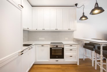Кухня Bolla выполнена в классическом исполнении в белом цвете.
