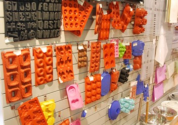 Силиконовые формы для выпечки. На фото лишь малая часть из тех, которые можно купить в Супермаркете для кондитера.