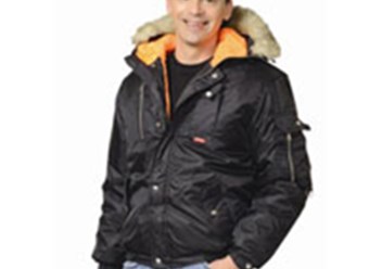 Куртка аляска укороч,Оксфорд, синтепон, Таффета
Ткань "Оксфорд", 100% п/э. Утеплитель: синтепон 360 г/кв.м. Подкладка: 100% п/э., оранжевая. Куртка укороченная. Капюшон с опушкой из натурального меха.