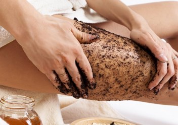 Скрабы
Мягкие скрабы для лица и тела не только бережно очищают, но и эффективно увлажняют кожу.