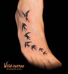 идея татуировки на ноге