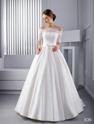 атласное свадебное платье с рукавом