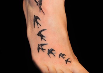 идея татуировки на ноге