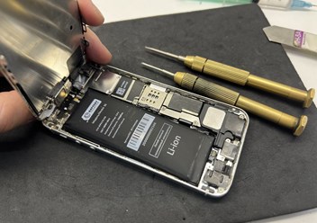 Замена аккумулятора на iPhone 5S