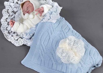 нарядные комплекты на выписку