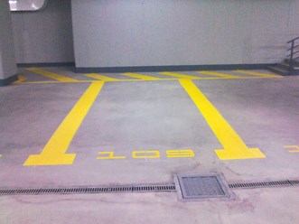 стояночное место в паркинге ул. Нижне-Каменская, 2014г. (работы ООО "Нева Знак")