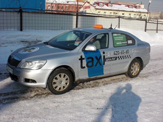 Оклейка автопарка такси, рекламное агентство "Бринус".
