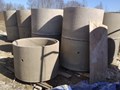 Все колодцы состоят из нескольких элементов, основные кольца жби колодезные КС, крышки ПК и днища ПН.Всего существует несколько разновидностей колодцев: для канализации, газопроводных сетей, а также в