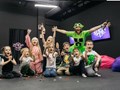 Анимация, большой выбор персонажей и сценариев.