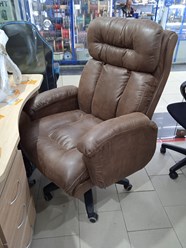 Кресло-диван , фиксируется в разных положениях, с релаксацией,
обивка - замша. 19900 р.