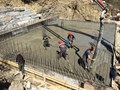 Укладка бетона в фундаментную плиту