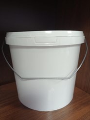 Ведро 5,7 л с металлической ручкой.