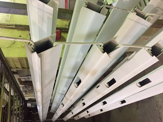 Порошковая окраска алюминиевого профиля для скрытых дверей