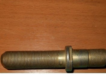Шпилька колеса 23-3103008-110А Цена 130 руб