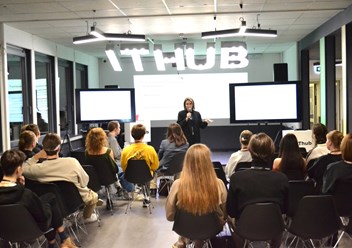 Фото компании  IThub college 3