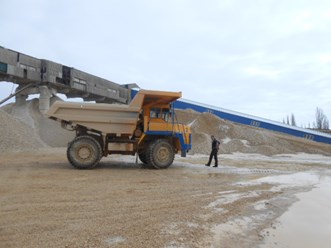 Щебень известняковый: фракции по ГОСТу М 400 - 1000 - фактически М 800: 5-20; 20-40; 40-70
Щебень мокрого и сухого обогащения.