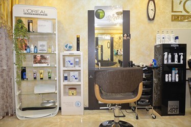 Рабочее место парикмахера в салоне красоты Комильфо