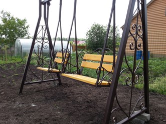 Кованые качели для дачи, загородного дома, сада.  Больше моделей на нашем сайте: http://www.artis-tk.ru/