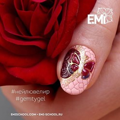 Фото компании ИП Школа ногтевого дизайна "E.Mi" 7